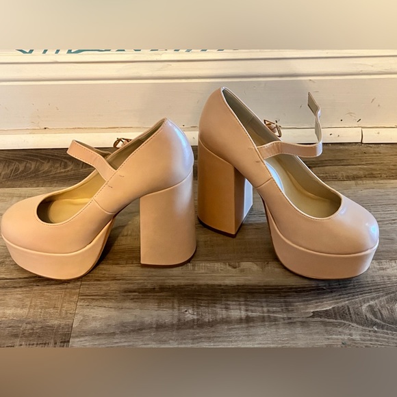 NWOT Lulu’s Frona Mary Jane Pumps, size 7.5 - Picture 3 of 6